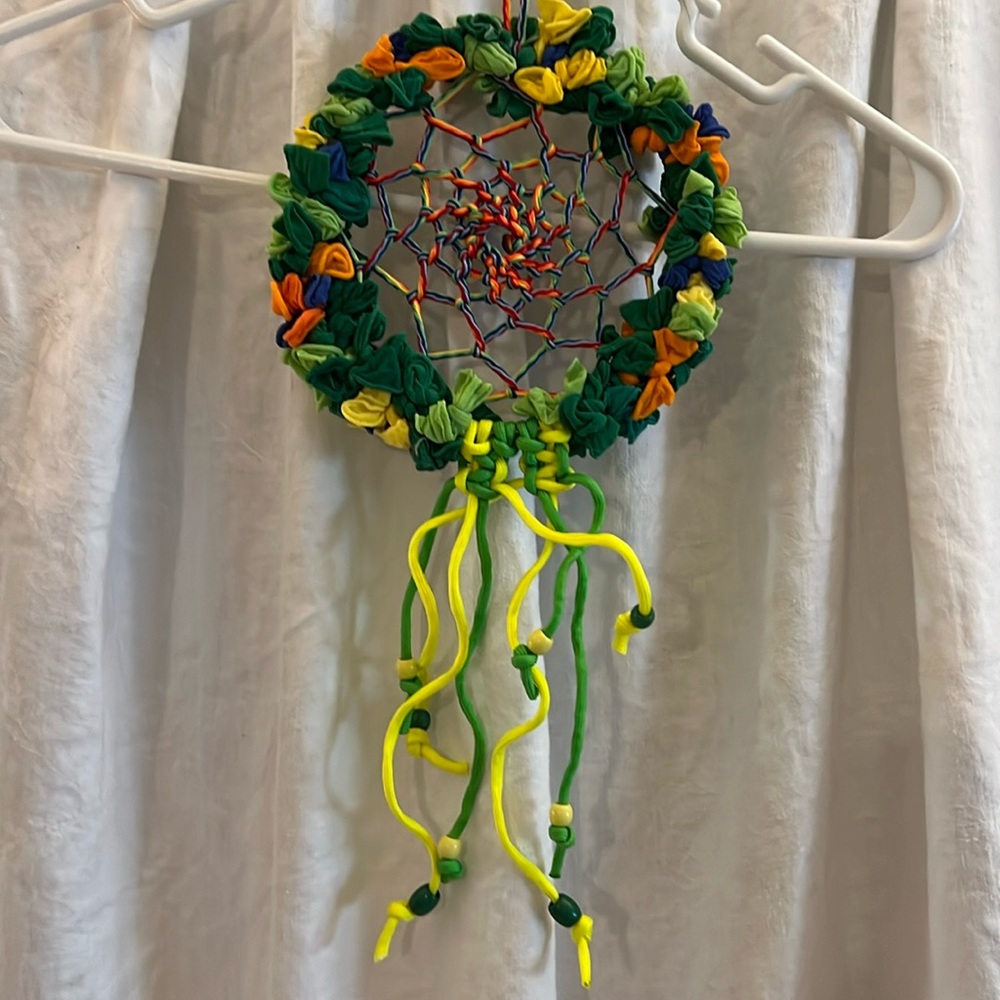 Dream catcher nylon loops on metal hoop